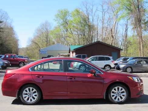 Used 2015 Subaru Legacy 2.5i Premium AWD/4WD image 7