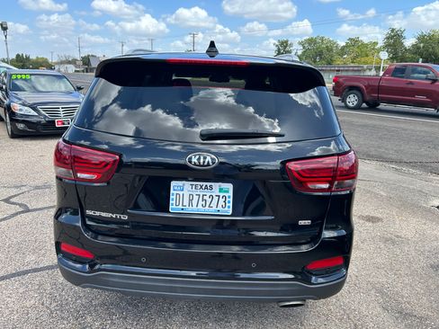 Used 2019 Kia Sorento FWD image 3