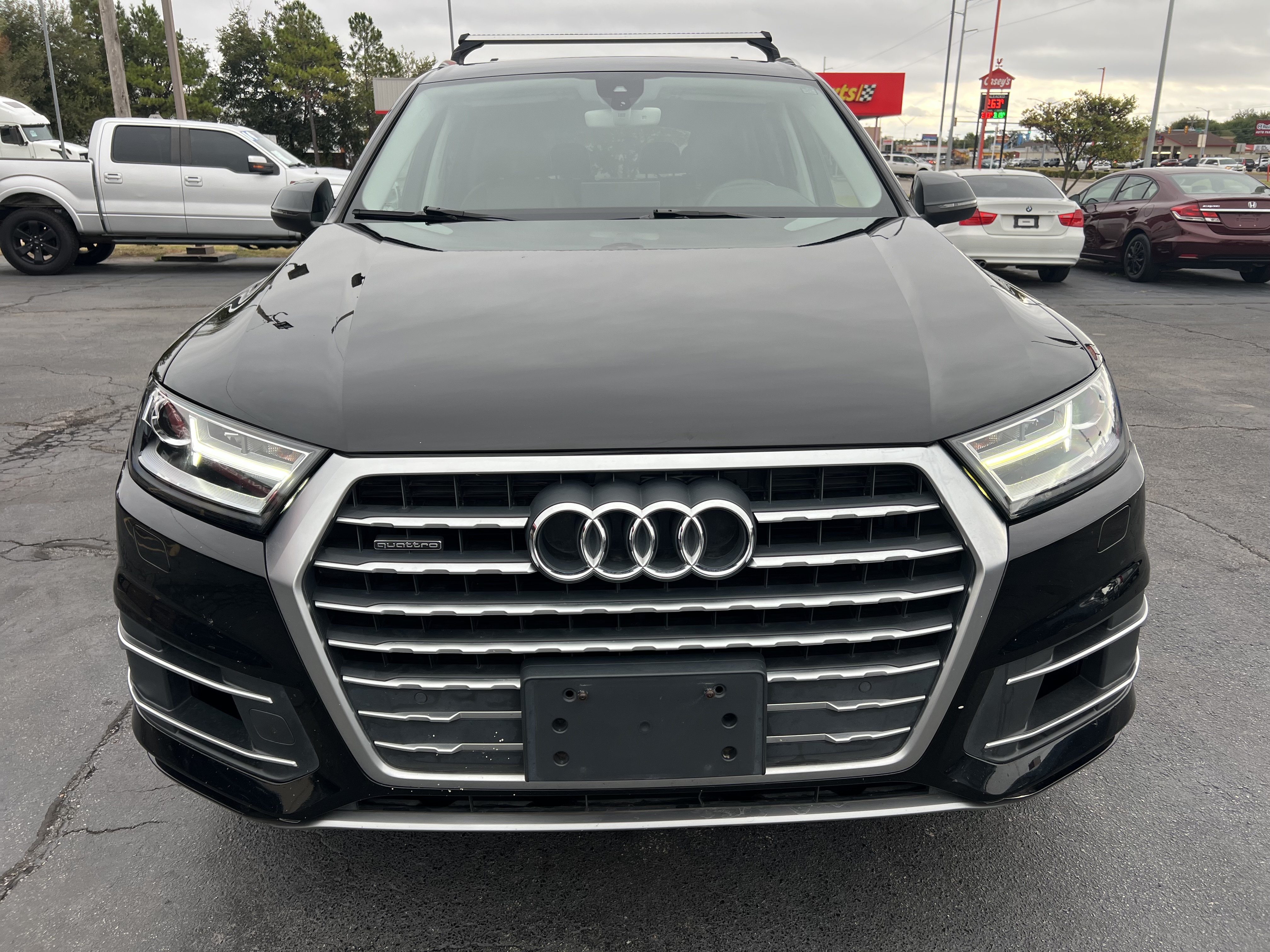 Used 2017 Audi Q7 3.0T Premium AWD/4WD image 2