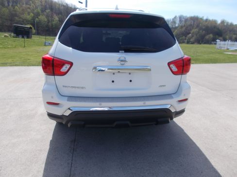 Used 2020 Nissan Pathfinder S image 3