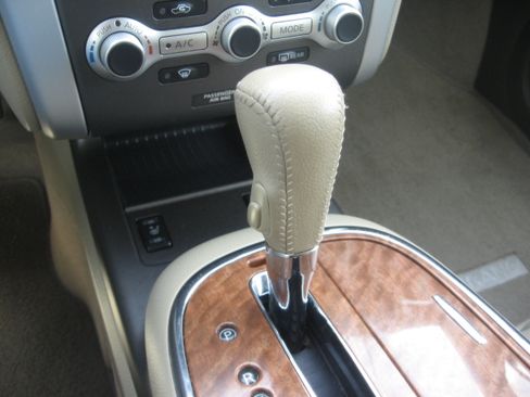 Used 2011 Nissan Murano AWD image 12