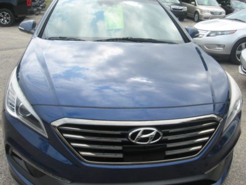 Used 2015 Hyundai Sonata Sport Sedan 4D FWD image 2