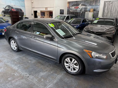 Used 2010 Honda Accord LX-P Sedan image 9