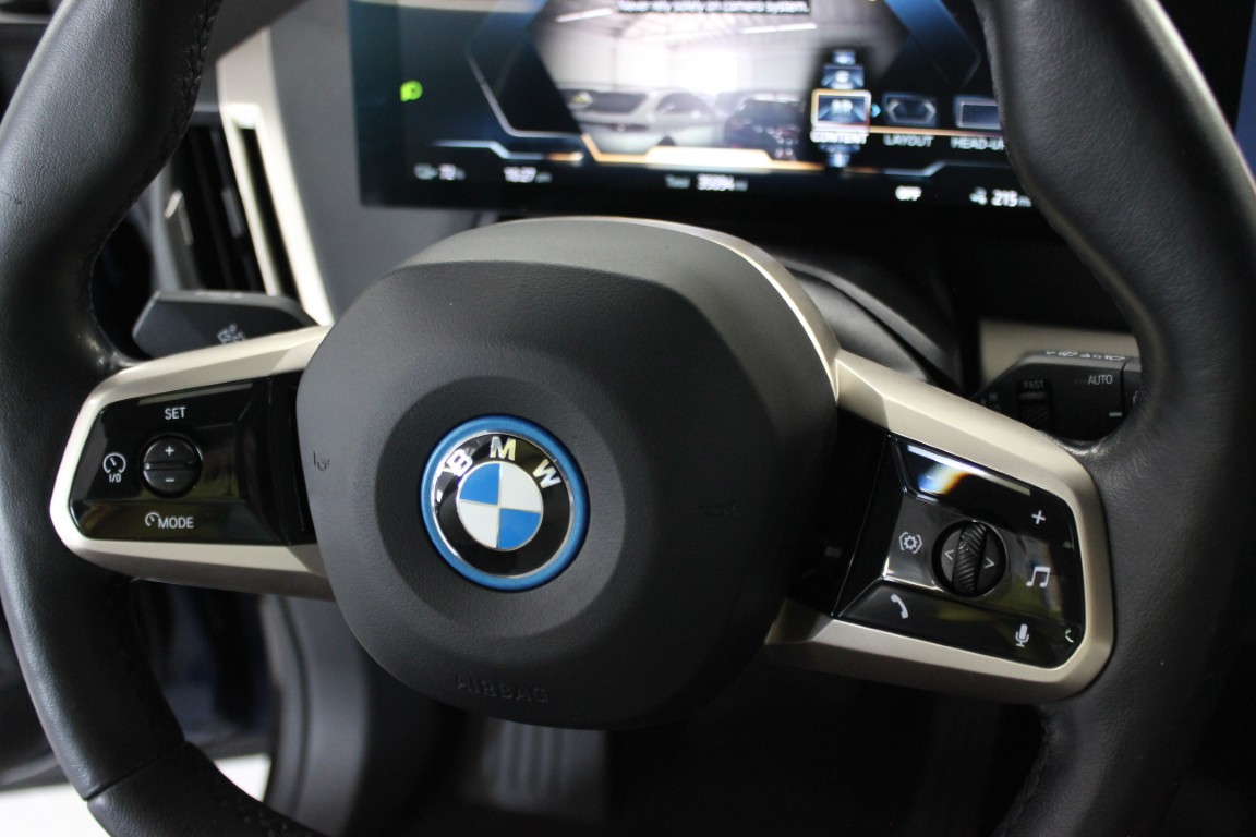 Used 2024 BMW iX xDrive50 AWD/4WD image 25