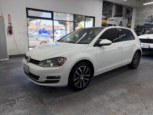 Used 2016 Volkswagen Golf 4-Door FWD image 11