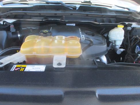 Used 2014 RAM 1500 4x4 Crew Cab Longhorn image 23