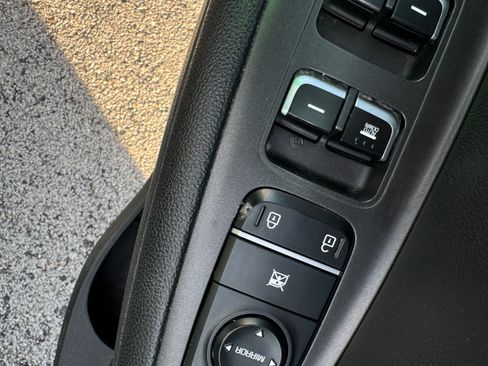 Used 2018 Kia Optima LX image 12