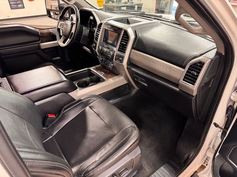 Used 2018 Ford F250 Lariat image 20