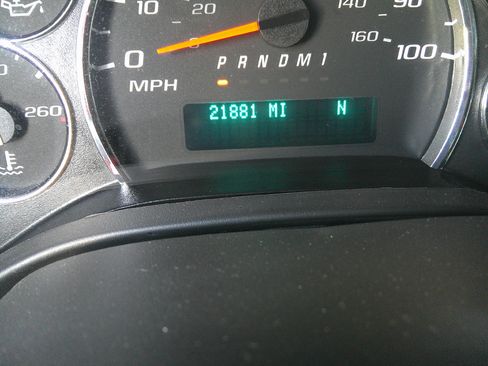 Used 2017 Chevrolet Express 3500 LT image 8