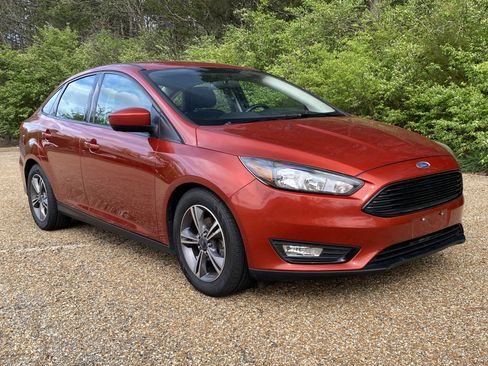 Used 2018 Ford Focus SE image 4
