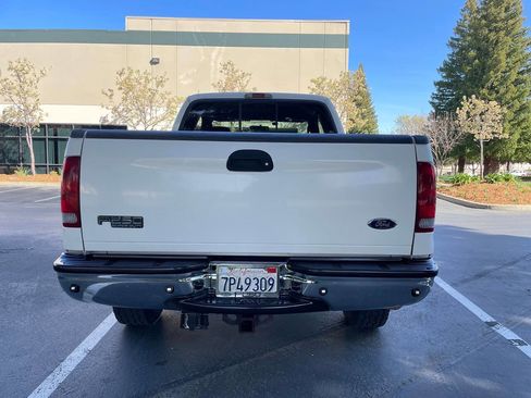 Used 2004 Ford F250 Lariat image 7