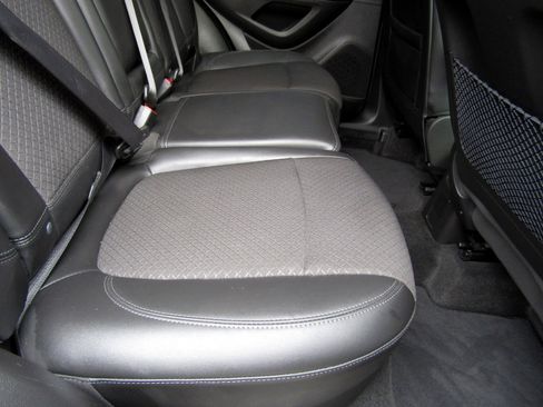 Used 2020 Buick Encore Preferred image 17