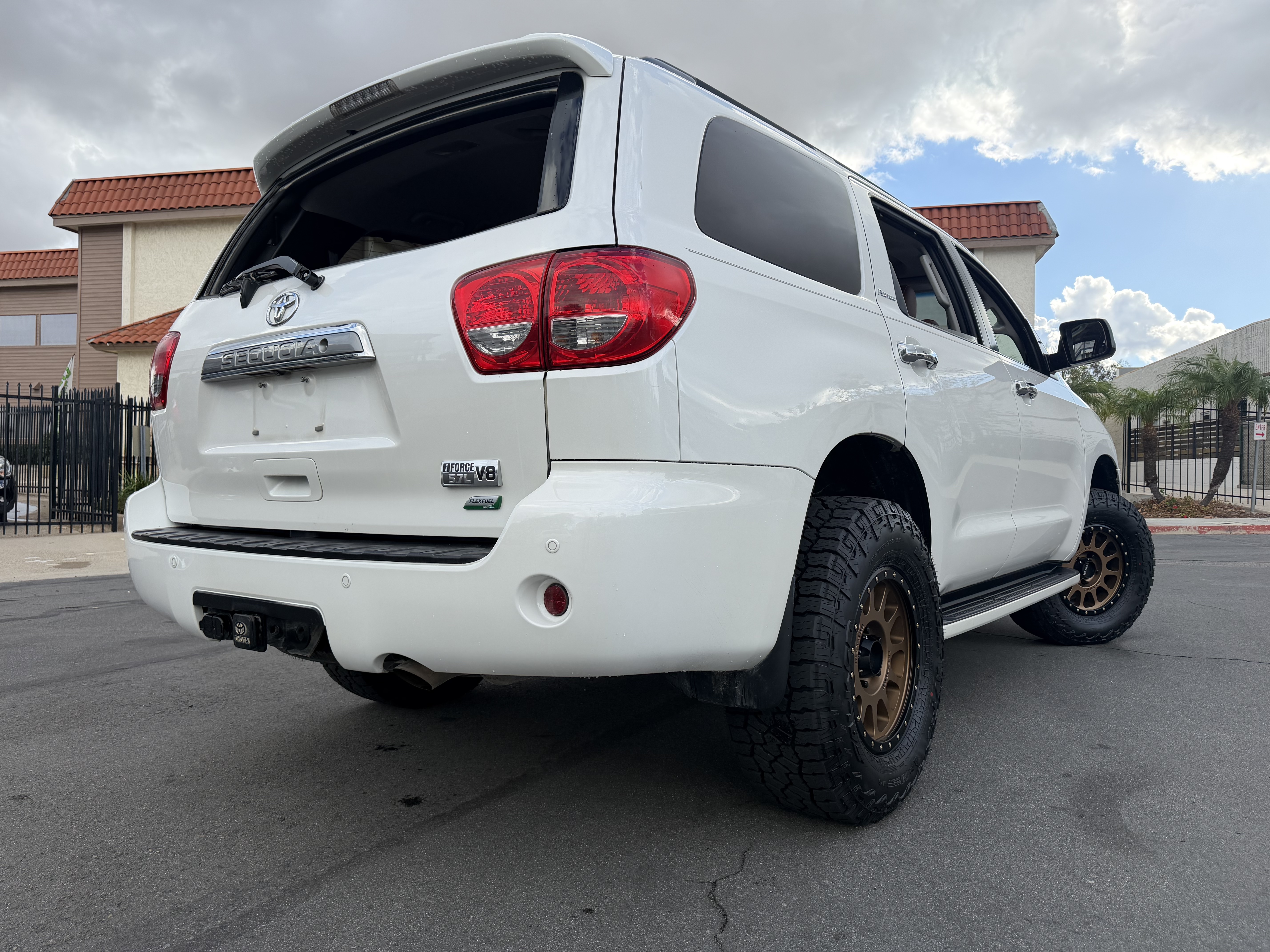 Used 2014 Toyota Sequoia 4WD Platinum image 9