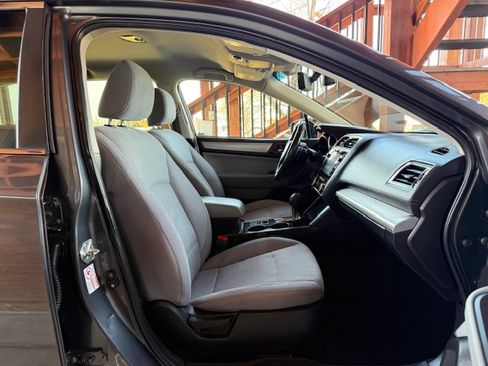 Used 2018 Subaru Outback 2.5i Premium image 21