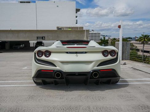 Used 2022 Ferrari F8 Spider Spider image 15