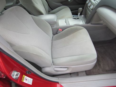 Used 2011 Toyota Camry LE Sedan FWD image 17