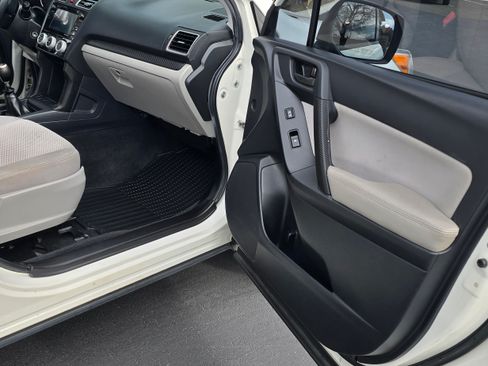 Used 2016 Subaru Forester 2.5i Premium image 18