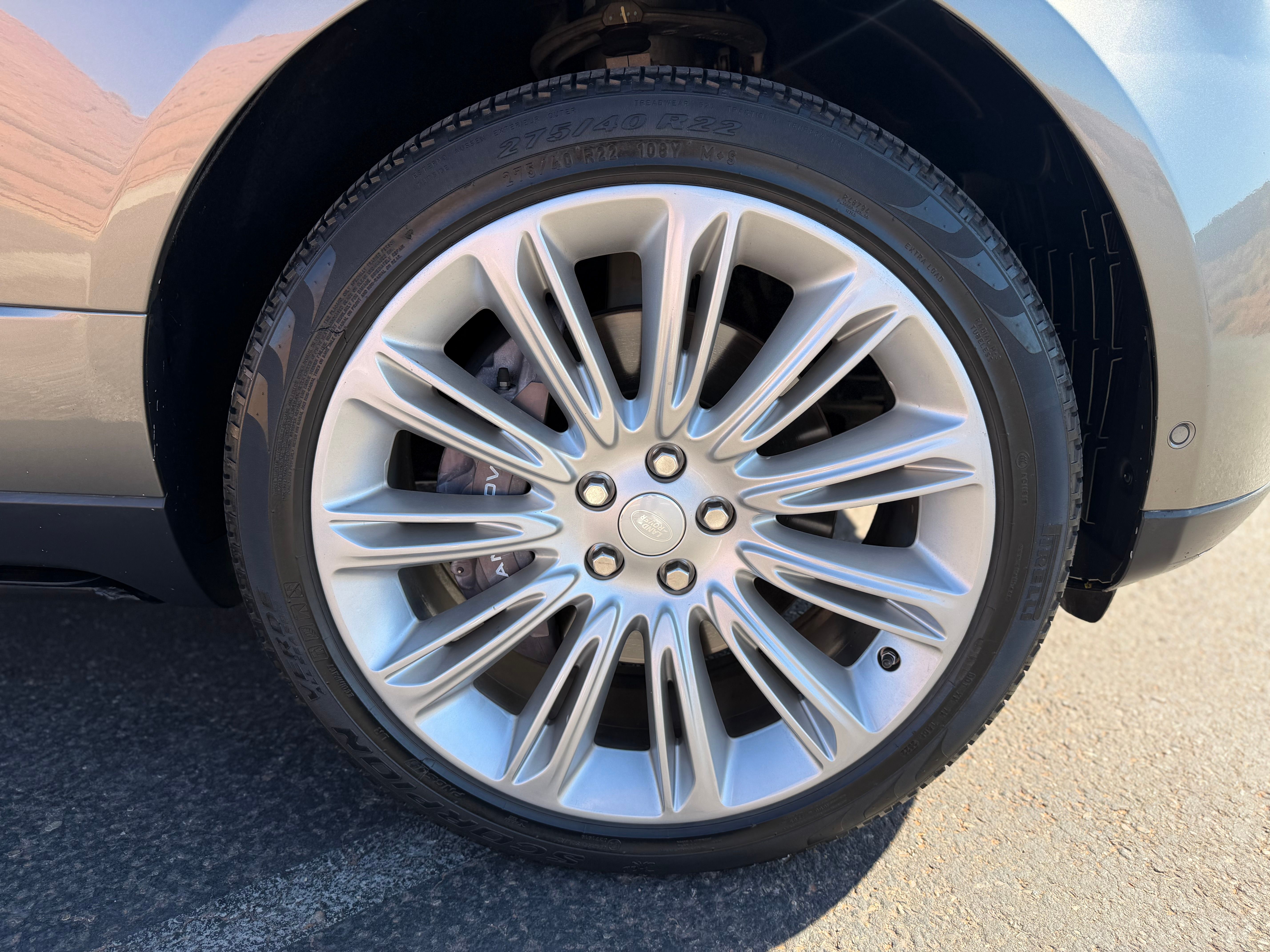 Used 2019 Land Rover Range Rover Supercharged AWD/4WD image 8