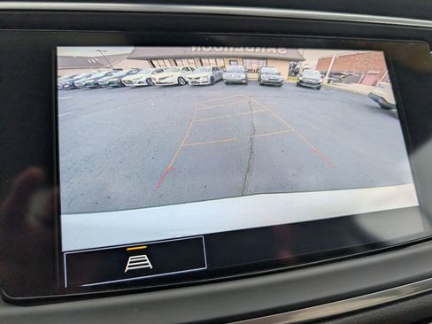 Used 2023 Buick Enclave Essence image 15