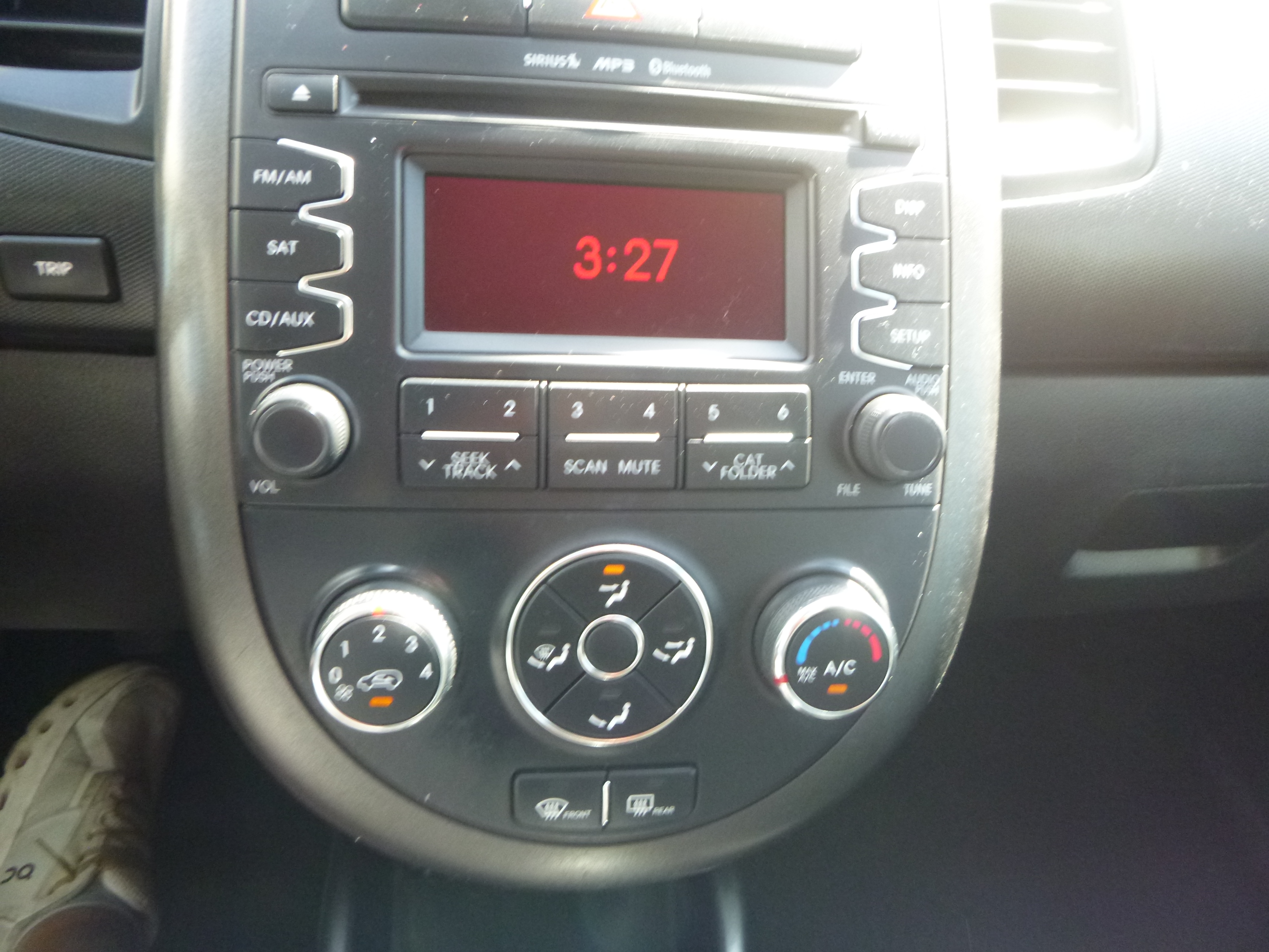 Used 2013 Kia Soul + FWD Hatchback 2.0L 4-Cyl image 20