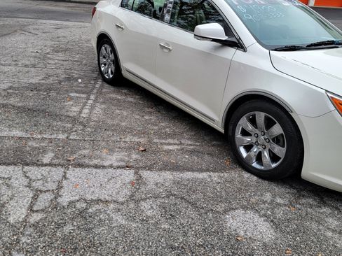 Used 2010 Buick LaCrosse CXL image 4
