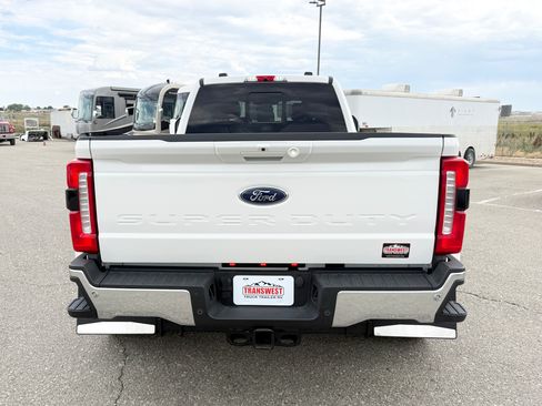 Used 2023 Ford F450 4x4 Crew Cab Lariat DRW image 6