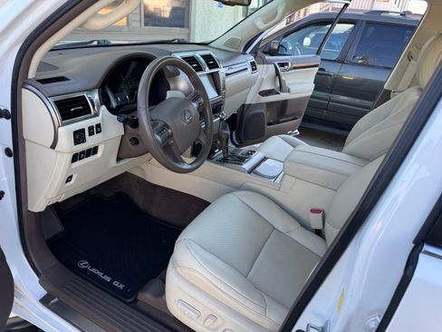 Used 2011 Lexus GX 460 image 22