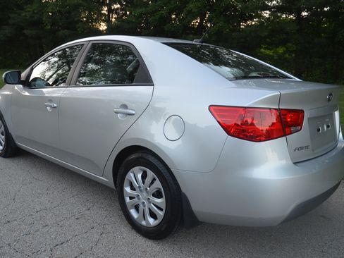 Used 2012 Kia Forte EX Sedan FWD image 3