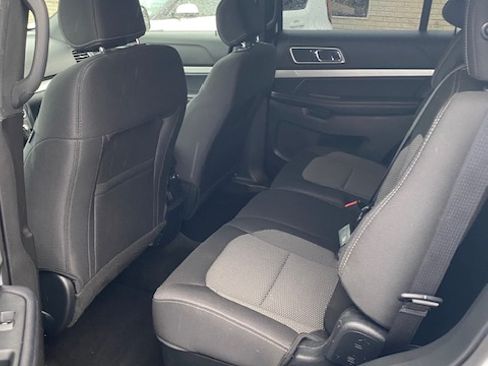 Used 2017 Ford Explorer 4WD XLT image 19