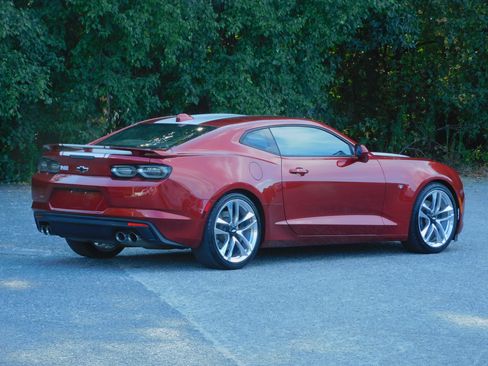 Used 2022 Chevrolet Camaro SS Coupe w/ 2SS RWD image 11