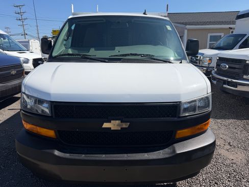 Used 2020 Chevrolet Express 3500 image 2