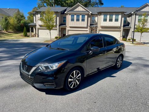 Used 2020 Nissan Versa SV image 1
