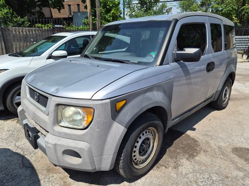 Used 2003 Honda Element DX image 2