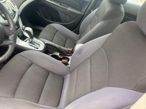 Used 2016 Chevrolet Cruze Limited LT Sedan FWD image 5