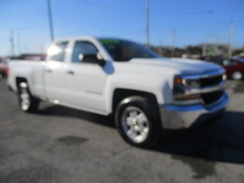 Used 2019 Chevrolet Silverado 1500 LD image 4