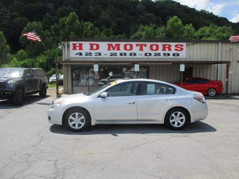 Used 2009 Nissan Altima S FWD image 1