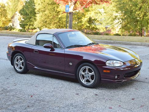 Used 2000 MAZDA MX-5 Miata Special Edition image 10