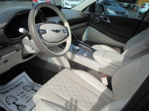 Used 2023 Genesis GV80 AWD 3.5T image 9