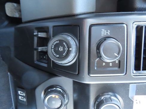 Used 2019 Ford F150 XLT image 12