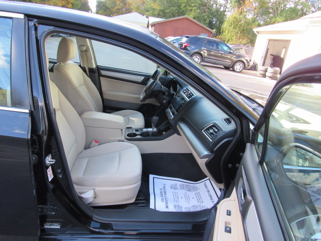 Used 2017 Subaru Legacy 2.5i Premium AWD/4WD image 19
