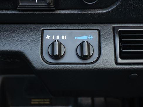 Used 1997 Land Rover Defender 90 image 24