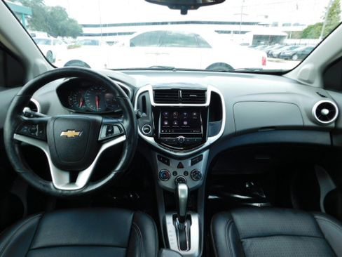 Used 2020 Chevrolet Sonic Premier image 13