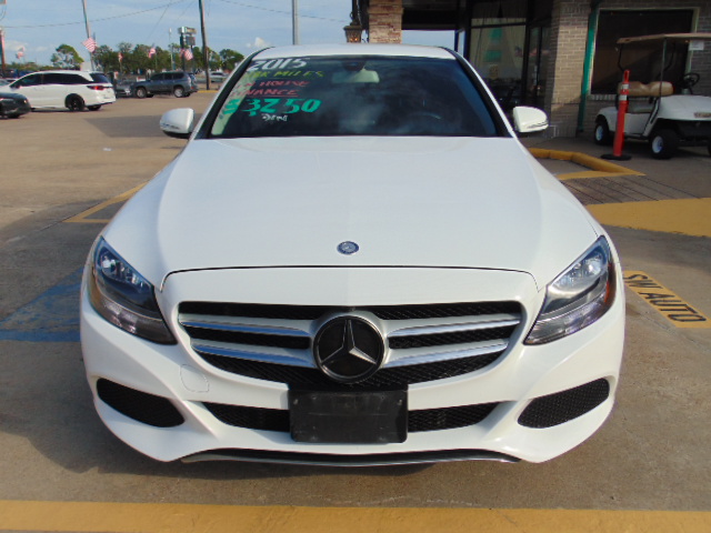 Used 2015 Mercedes-Benz C 300 4MATIC Sedan image 3