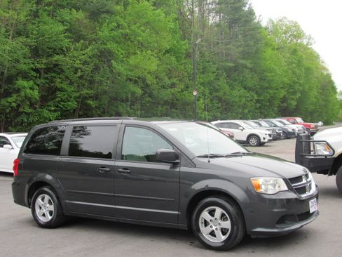 Used 2012 Dodge Grand Caravan SXT FWD image 9