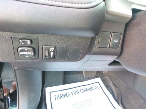 Used 2016 Toyota RAV4 XLE image 16