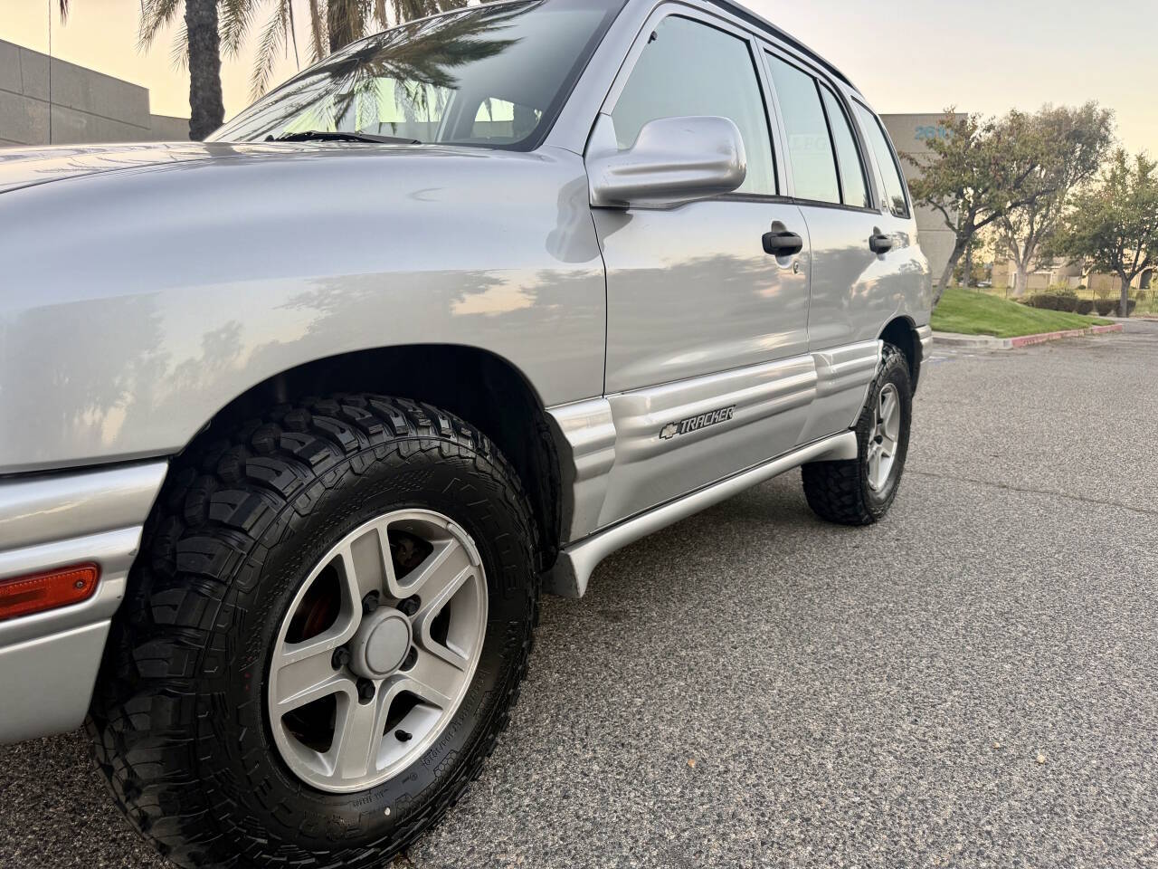 Used 2004 Chevrolet Tracker 4WD LT image 50