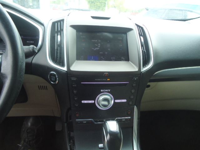 Used 2017 Ford Edge FWD Titanium image 14