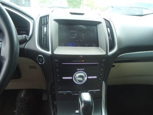Used 2017 Ford Edge FWD Titanium image 14