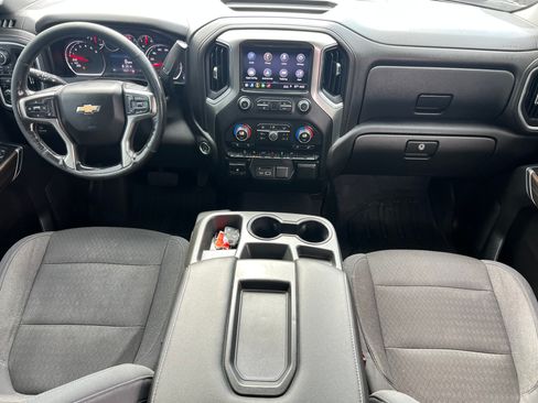 Used 2019 Chevrolet Silverado 1500 4x4 Crew Cab LT image 3