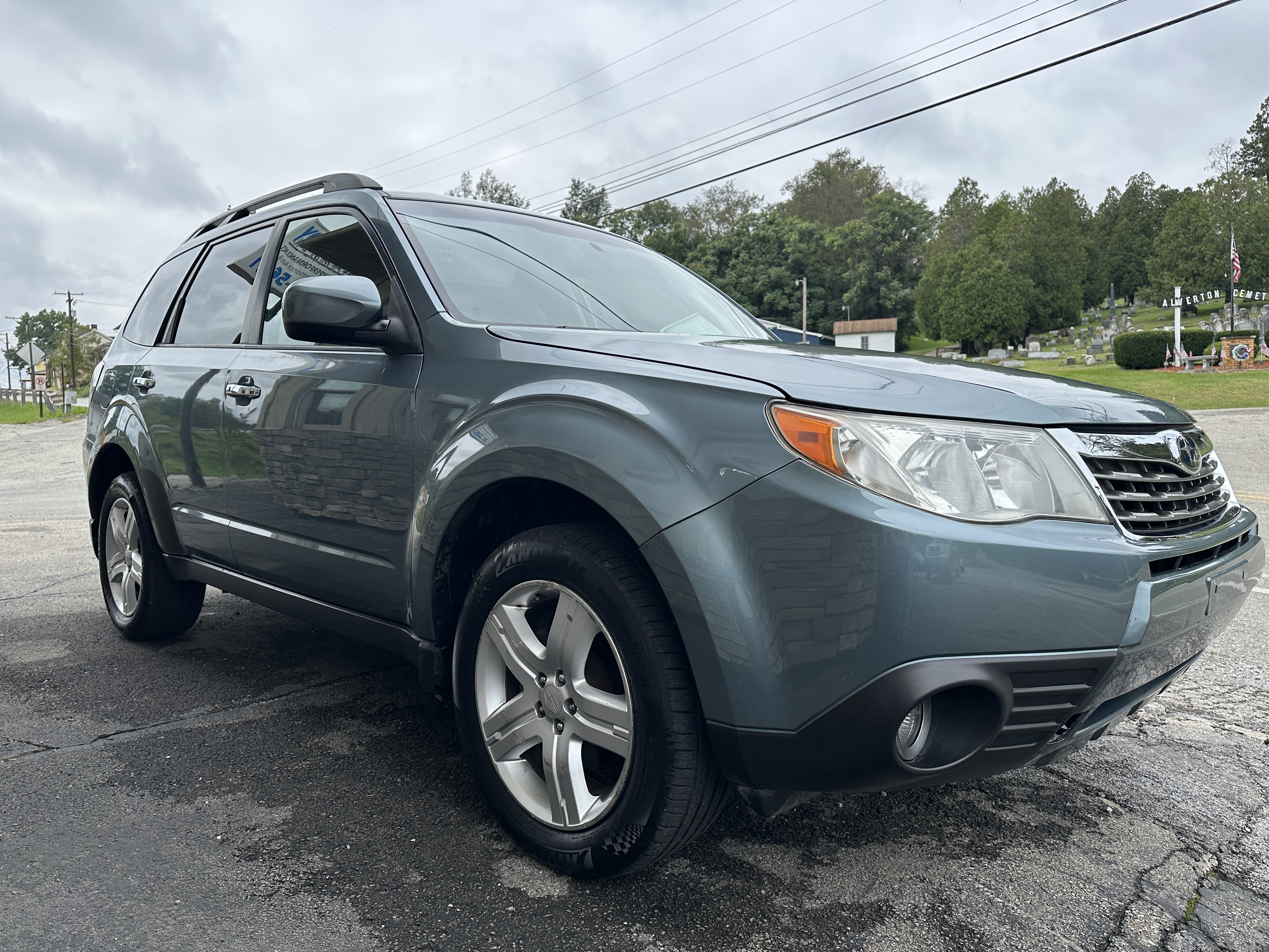 Used 2010 Subaru Forester 2.5X Limited AWD/4WD image 5